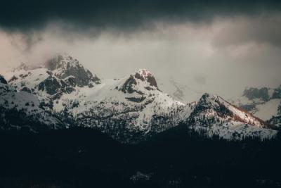 黑白雪山 (28)